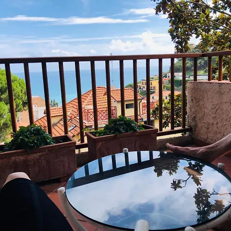 Mad Di Mare Di Arte Dormire Celle Ligure