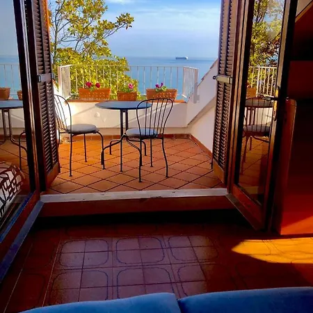 Mad Di Mare Di Arte Dormire Celle Ligure