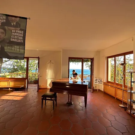 Mad Di Mare Di Arte Dormire Celle Ligure