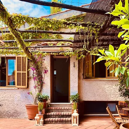 Mad Di Mare Di Arte Dormire Holiday home Celle Ligure