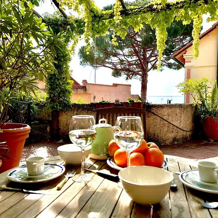 Holiday home Mad Di Mare Di Arte Dormire