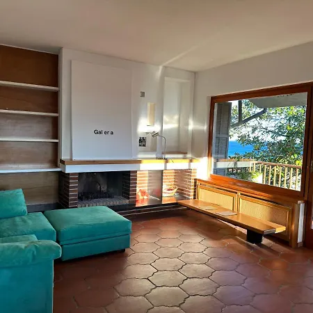 Holiday home Mad Di Mare Di Arte Dormire