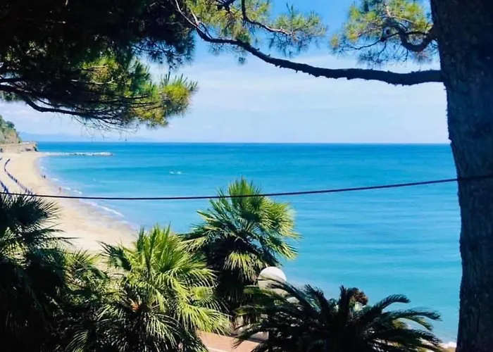 Mad Di Mare Di Arte Dormire Сasa de vacaciones Celle Ligure